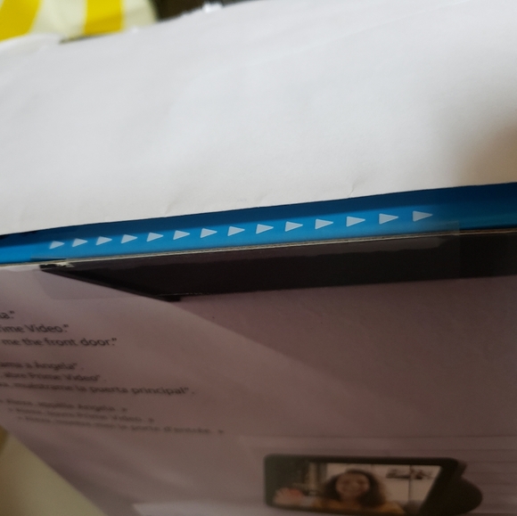 Echo Show 8 - Black Frame - Picture 4 of 6